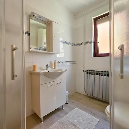 Maja Two Apartman *