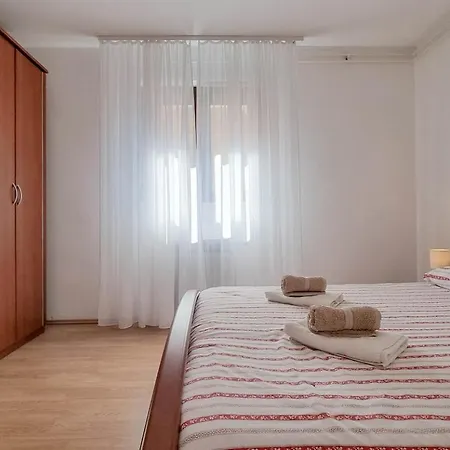 Maja Two Apartman *