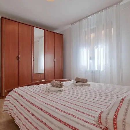Apartment Maja Two *